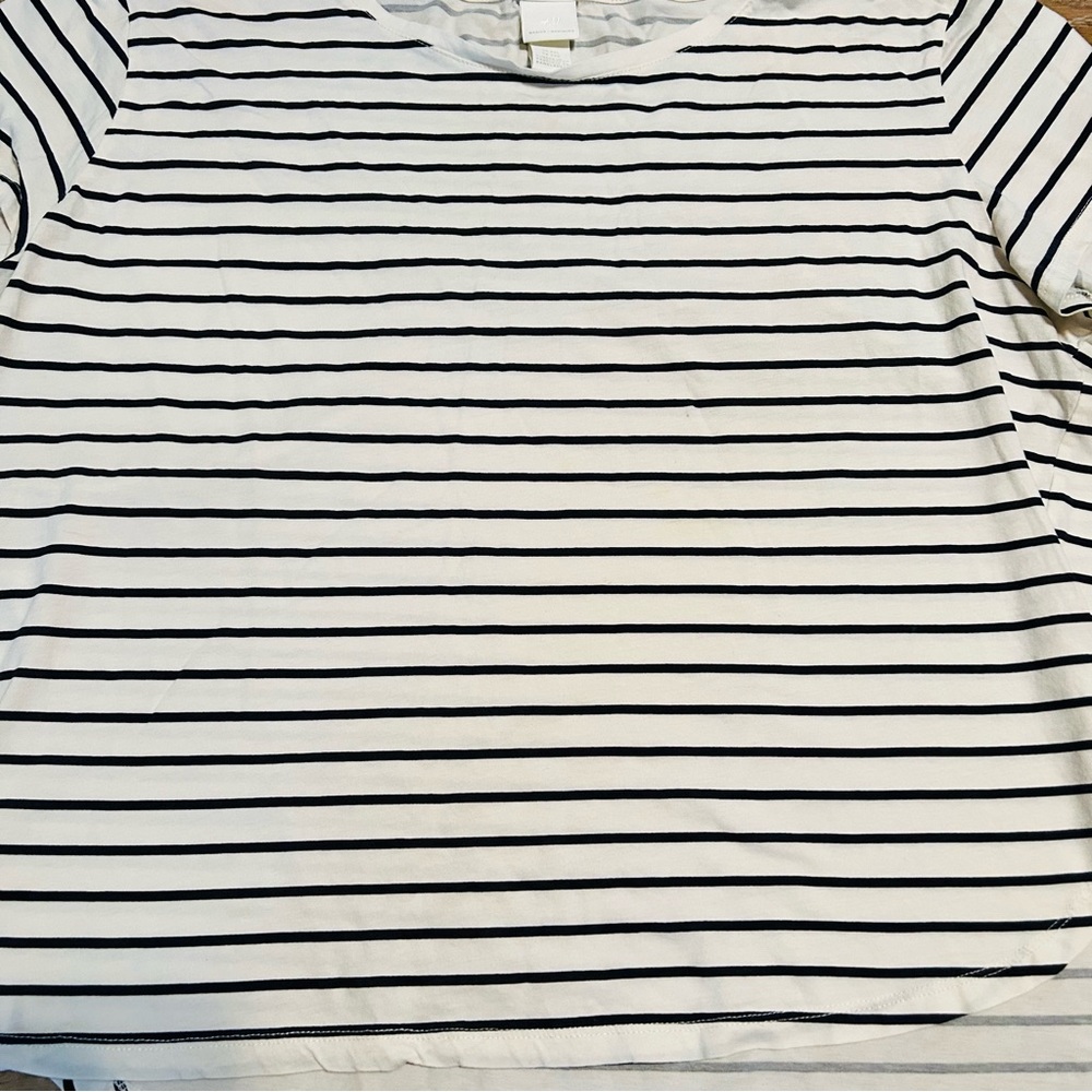 5 for $10 ⭐️ H&M black striped white short sleeve basic shirt size 2XL - Picture 3 of 7